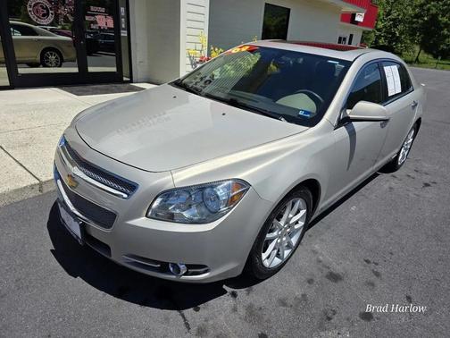 Beige 2009 Chevrolet Malibu LTZ