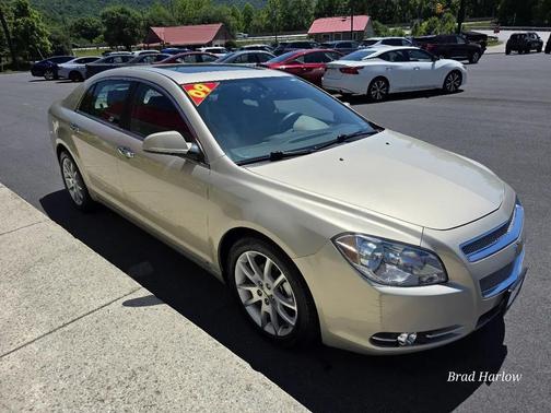 Beige 2009 Chevrolet Malibu LTZ