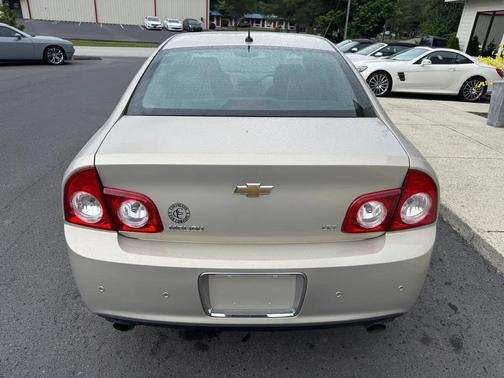 Beige 2009 Chevrolet Malibu LTZ
