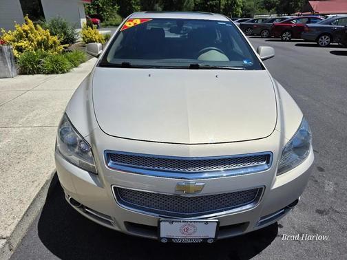 Beige 2009 Chevrolet Malibu LTZ