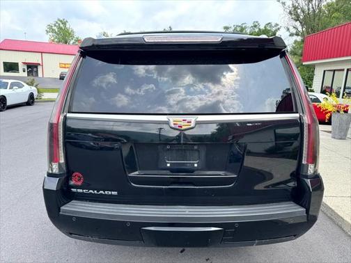 2016 Cadillac Escalade Standard
