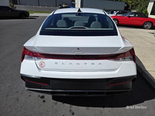 2025 Hyundai ELANTRA SEL