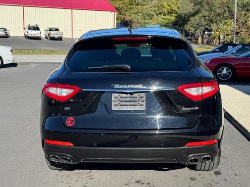 2017 Maserati Levante Base