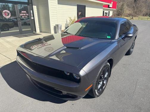 2022 Dodge Challenger SXT
