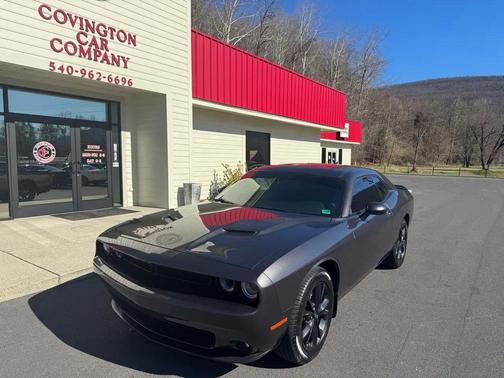 2022 Dodge Challenger SXT