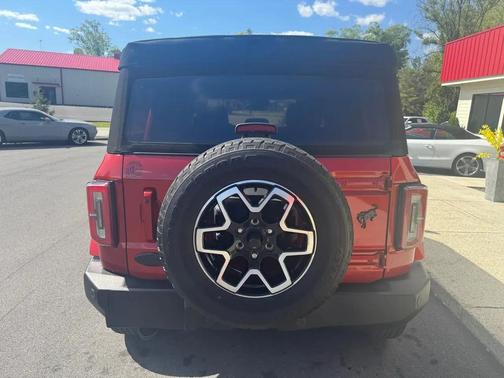 Hot Pepper Red Metallic Tinted Clearcoat 2022 Ford Bronco Outer Banks