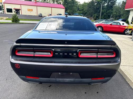2017 Dodge Challenger SXT