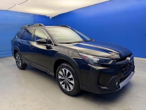 Crystal Black Silica 2024 Subaru Outback Limited