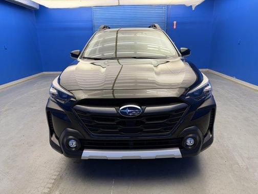 Crystal Black Silica 2024 Subaru Outback Limited