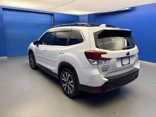 Crystal White Pearl 2022 Subaru Forester Limited