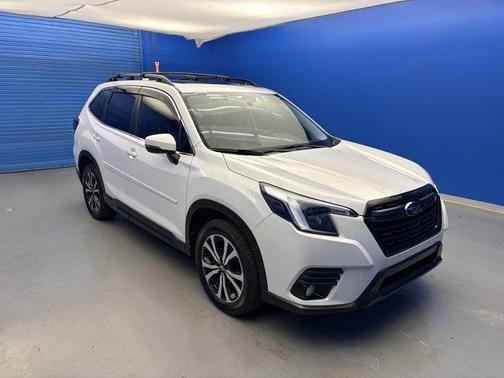 Crystal White Pearl 2022 Subaru Forester Limited