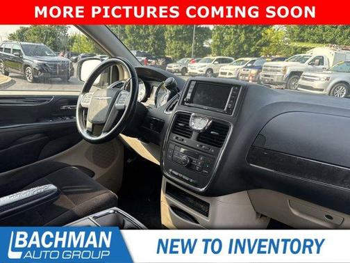 2014 Chrysler Town & Country Touring