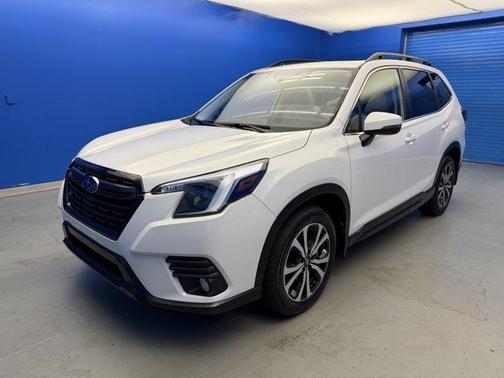 Crystal White Pearl 2023 Subaru Forester Limited
