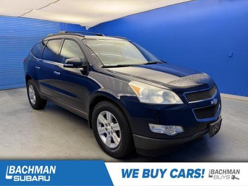 Dark Blue Metallic 2011 Chevrolet Traverse 2LT