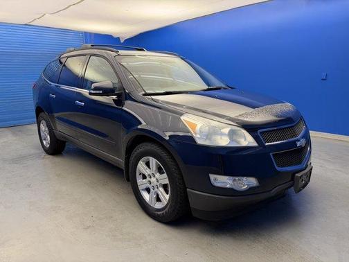 Dark Blue Metallic 2011 Chevrolet Traverse 2LT