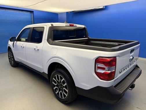 Oxford White 2024 Ford Maverick Lariat