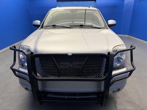 Pure Silver Metallic 2011 GMC Yukon XL 1500 SLT