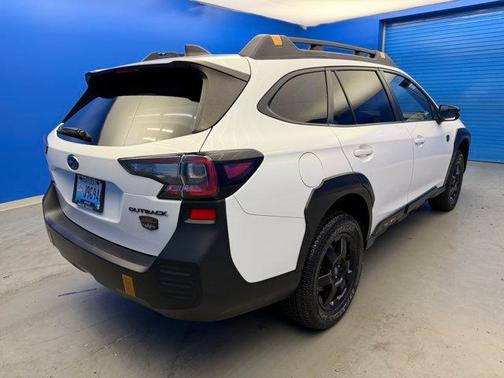 Crystal White Pearl 2024 Subaru Outback Wilderness