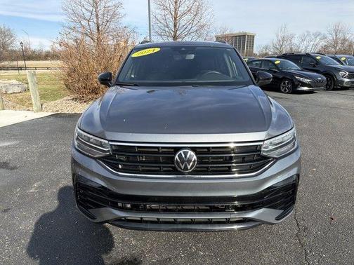 2024 Volkswagen Tiguan 2.0T SE R-Line Black