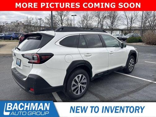 Crystal White Pearl 2025 Subaru Outback Premium