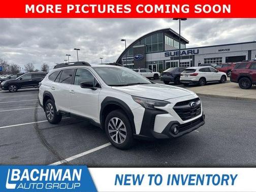 Crystal White Pearl 2025 Subaru Outback Premium