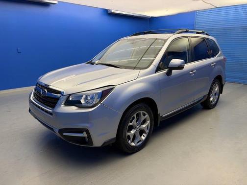 Ice Silver Metallic 2018 Subaru Forester 2.5i Touring