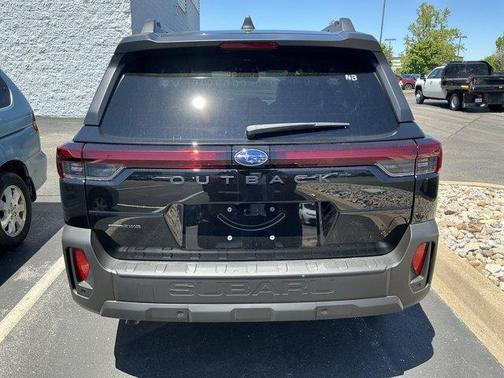 Crystal Black Silica 2026 Subaru Outback Limited