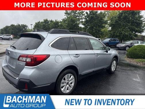 Ice Silver Metallic 2019 Subaru Outback 2.5i Premium