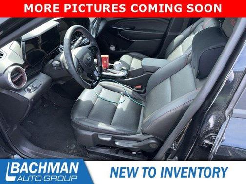 Mosaic Black Metallic 2025 Chevrolet Trax 2RS