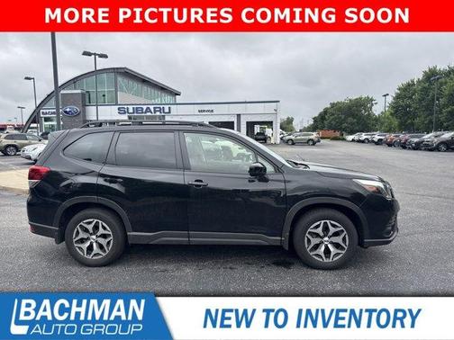Crystal Black Silica 2024 Subaru Forester Premium