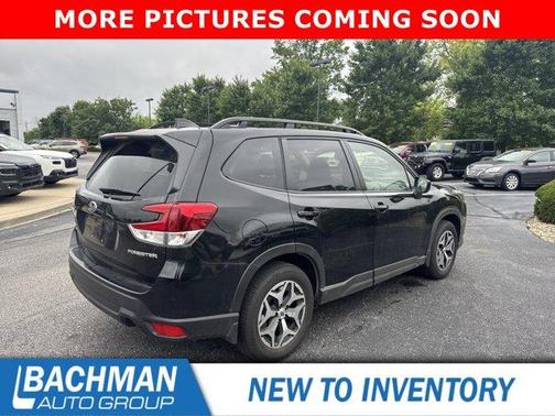 Crystal Black Silica 2024 Subaru Forester Premium