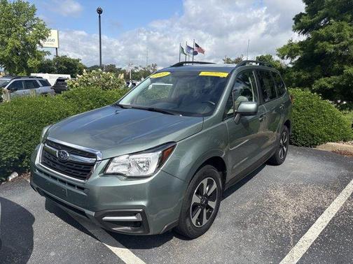 Jasmine Green Metallic 2017 Subaru Forester 2.5i Premium