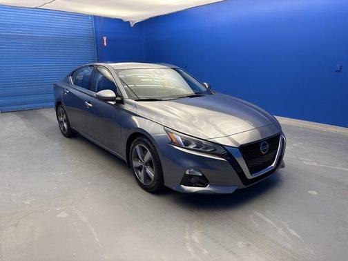 Gun Metallic 2019 Nissan Altima 2.5 SV