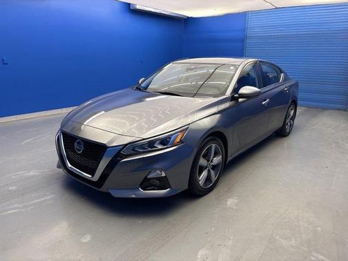 Gun Metallic 2019 Nissan Altima 2.5 SV