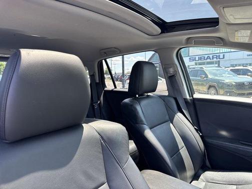 Crystal Black Pearl 2017 Acura RDX Advance Package