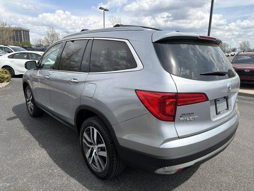 Lunar Silver Metallic 2018 Honda Pilot Elite