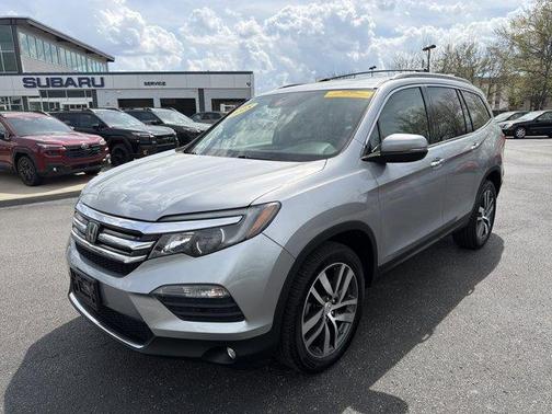Lunar Silver Metallic 2018 Honda Pilot Elite