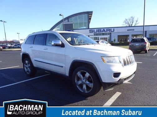 Photo 1 of 25 of 2011 Jeep Grand Cherokee Overland