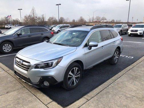 Photo 3 of 13 of 2019 Subaru Outback 3.6R Limited