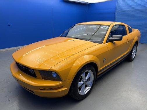 2007 Ford Mustang Deluxe