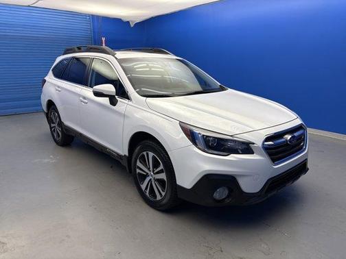 Crystal White Pearl 2018 Subaru Outback 2.5i Limited