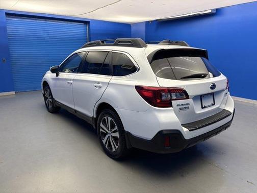 Crystal White Pearl 2018 Subaru Outback 2.5i Limited