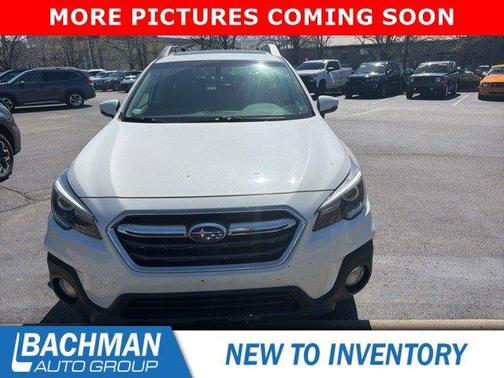 Crystal White Pearl 2018 Subaru Outback 2.5i Limited