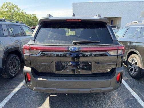 Crystal Black Silica 2026 Subaru Outback Touring XT