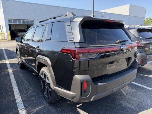 Crystal Black Silica 2026 Subaru Outback Touring XT