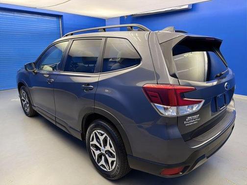 Magnetite Gray Metallic 2022 Subaru Forester Premium