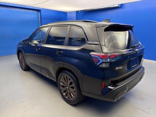 Crystal Black Pearl 2025 Subaru Forester Sport