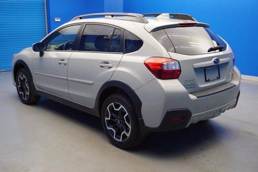 Photo 4 of 24 of 2017 Subaru Crosstrek 2.0i Limited