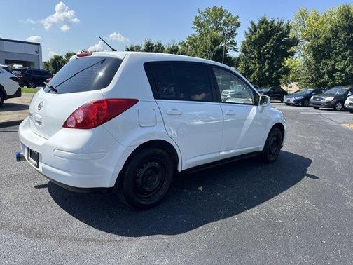 2011 Nissan Versa 1.8 S