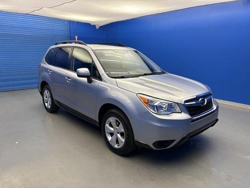 Ice Silver Metallic 2016 Subaru Forester 2.5i Premium